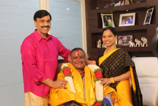 Gali Janardhan Reddy Manjamma Jogati  felicitated by family