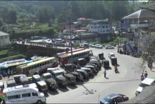 Munnar Traffic  Special Squad led Sub Collector Munnar Traffic  മൂന്നാറിലെ ഗതാഗതകുരുക്ക്  സബ് കലക്‌ടറുടെ നേതൃത്വത്തിൽ സ്‌പെഷ്യല്‍ സ്‌ക്വാഡ്  ഇടുക്കി