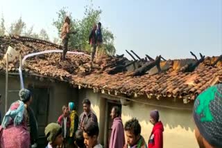 house caught fire in giridih