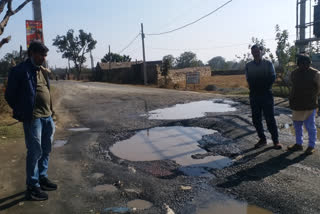 NH 419 is in Bad condition in jamtara