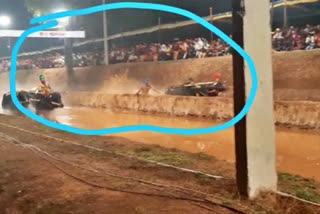 Mizaru Srinivasa Gowda fell, Mizaru Srinivasa Gowda fell in Kambala sport, Mizaru Srinivasa Gowda fell in Kambala sport at Bantwal, ಕುಸಿದು ಬಿದ್ದ ಮಿಜಾರು ಶ್ರೀನಿವಾಸ ಗೌಡ, ಕಂಬಳ ಆಟದಲ್ಲಿ ಕುಸಿದು ಬಿದ್ದ ಮಿಜಾರು ಶ್ರೀನಿವಾಸ ಗೌಡ, ಮಿಜಾರು ಶ್ರೀನಿವಾಸ ಗೌಡ, ಮಿಜಾರು ಶ್ರೀನಿವಾಸ ಗೌಡ ಸುದ್ದಿ,