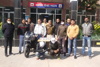 Dwarka police arrested two robbers in delhi