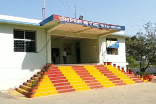 Two police station in-charge line up in Palamu