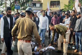 cm-sonowals-effigy-burn-at-tezpur-by-aasu