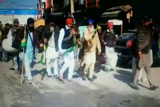 farmers going to delhi protest stopped at rewari railway station