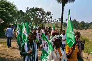 activists-left-from-sahibganj-for-celebration-of-jmm-foundation-day