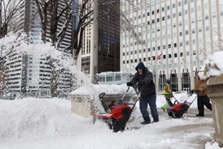 New York declares emergency New york snowstorm snowstorm in US US snowstorm snowstorm in New York emergency in New York Andrew Cuomo announces emergency in New York நியூயார்க் நகரில் வரலாறு காணாத பனிப்பொழிவு நியூயார்க் பனிப்புயல் பனிப்புயல் snowstorm New York snowstorm நியூயார்க் நகரில் அவசரநிலை பிரகடனம்