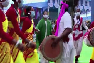 Mamata Banerjee dances