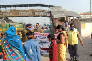 awareness campaign conducted on Narkatiaganj railway station regarding unclaimed children