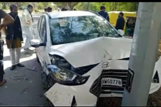 Accident of car of assistant commissioner