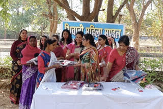 Mahila Mandal distributed warm clothes