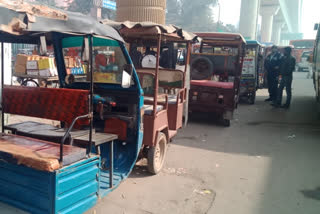e rickshaw drivers facing problems in nangloi metro station