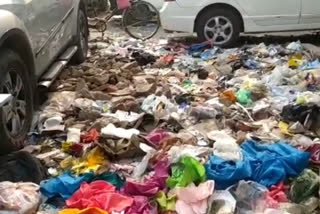 Garbage dumps in Gaffar Market in Central Delhi