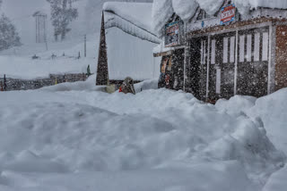 fresh-snowfall-in-parts-of-kashmir