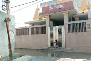 Sewer water Overflow in Sultanpur temple in delhi