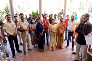 bjp-workers-protest-against-illegal-mining-of-sand-in-dhamtari