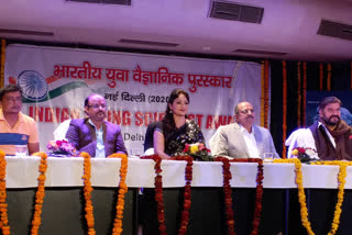 Actress Upasana came to Noida to promote the film Safaibaaz