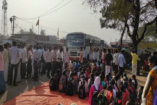 kushtagi people outrage against bus depot