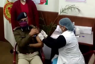 haryana-dgp-manoj-yadav-gets-the-corona-vaccine-vaccinated