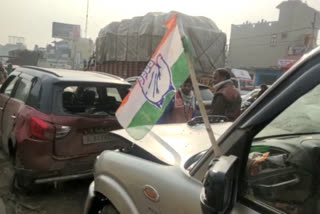 priyanka gandhi visit rampur, car collided in amroha