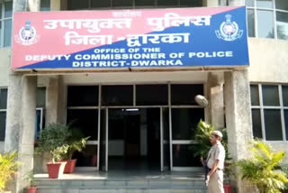 dwarka police reunited two minor girls with parents