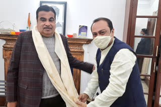 Vivek Thakur meets Nitin Gadkari regarding various demands