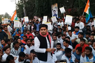 NSUI submits memorandum to Governor on 5-point demands in raipur