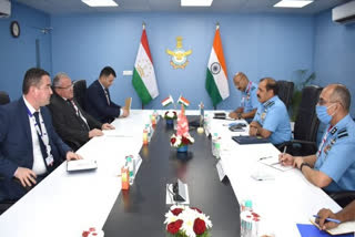 Aero India 2021  IAF chief holds talks with Tajikistan  IAF chief holds talks with Bangladesh  Air Chief Marshal RKS Bhadauria  എയ്‌റോ ഇന്ത്യ 2021; ഇന്ത്യൻ വ്യോമസേന മേധാവി താജികിസ്ഥാൻ, ബംഗ്ലാദേശ് പ്രതിനിധികളുമായി ചർച്ച നടത്തി  എയ്‌റോ ഇന്ത്യ 2021  ഇന്ത്യൻ വ്യോമസേന മേധാവി  താജികിസ്ഥാൻ  ബംഗ്ലാദേശ്