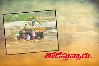 ఇసుక అక్రమాలకు అడ్డాగా... దుందుభీ వాగు