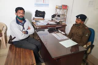 Fight between 2 employees of Chhattisgarh Housing Board in raipur