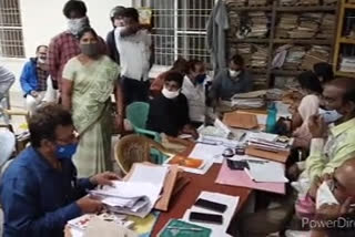 Election staff dissatisfied with the arrangements at the Tekkali zonal office