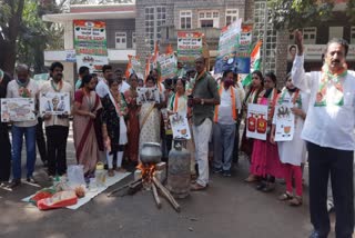protest against central government at bangalore