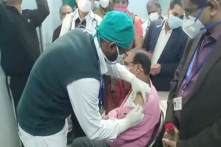 Corona vaccination in Alwar, अलवर हिंदी न्यूज