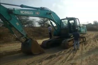 mining department raids on illegal mining in krishnavati river area in mahendergarh