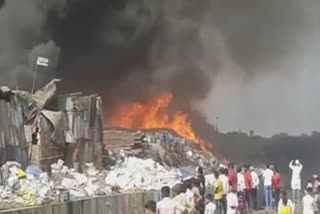 മുംബൈ മൻഖുർഡിൽ തീപിടുത്തം  Mumbai Mankhurd Fire  Major fire breaks out in Mumbai  Scrap material collecting area mankhurd