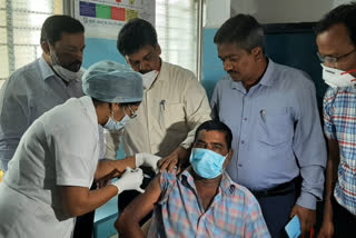 Kovid Vaccine For Front Line Workers