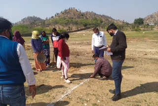 डूंगरपुर मनरेगा कार्य निरीक्षण मेट ब्लैक लिस्टेड,  मनरेगा योजना कार्य डूंगरपुर कार्रवाई,  Dungarpur MGNREGA Work Inspection,  Dungarpur MGNREGA Work Inspection Mate Black Listed,  MGNREGA Planning Work Dungarpur Action