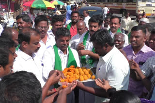 dharmapuri aiadmk cadres celebrate the announcement of agricultural loan