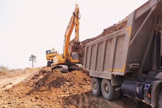 மதூர் கல்குவாரி விபத்து  Mathur quarry accident  Mathur quarry third day rescue operation  Mathur quarry accident Delay in removal of rubble due to landslide  மதூர் கல்குவாரி விபத்து இடிபாடுகளை அகற்றுவதில் தாமதம்  மதூர் கல்குவாரி மீட்பு பணிகள்