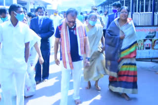 High Court Judge Justice G. Sridevi visited the rajanna temple at vemulawada