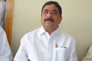 former minister, tdp leader kalava srinivasulu fire on ycp government about hlc water divide