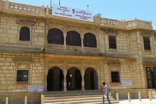 Hoardings of one color in Jaisalmer, जैसलमेर में एक रंग के रहेंगे होर्डिंग्स