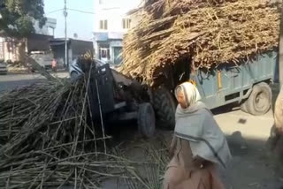 tractor trolley overturns gadarpur us nagar