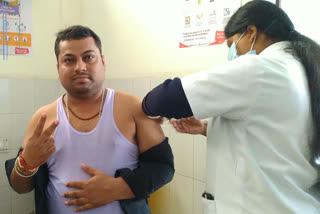 Corona vaccination in dhanbad
