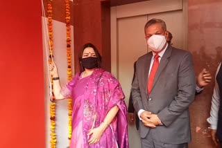 MP Meenakshi Lekhi inaugurated the building of Science Lab of Board School