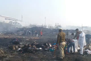 Fire in about 100 slums in Harkesh Nagar