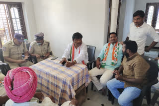 TPCC spokesperson sathish madhiga  house arrest  in nagar kurnool dist in koratikal village