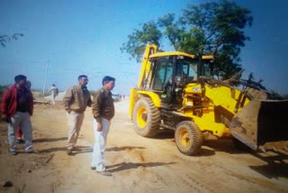 Forest and police department action against sand mafias in Deogarh Morena