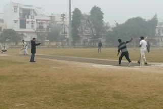 cricket match play between police and journalists in moradabad