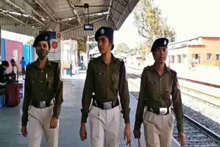 5 women constables posted in rpf koderma